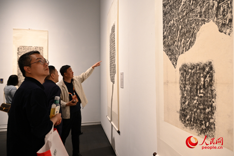 全国第十三届书法篆刻展览（河南展区）开展。人民网记者 王玉兴摄
