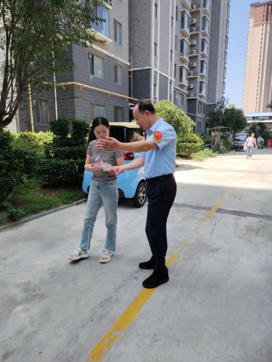 济南农商行洛北支行开展“金融普法进社区·抵制非法集资”主题活动