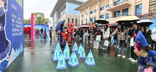寓教于乐的套圈圈游戏。