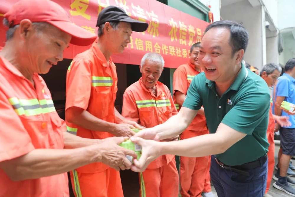 e9b86b3724743318b168f665cbf95f4