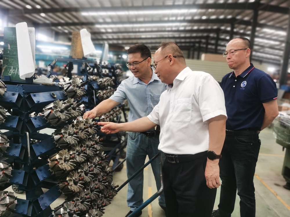 图为玉林市区联社领导走访调研玉柴工业园产业发展情况 玉林市区联社供图