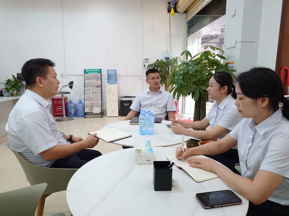 唐展深入网点了解受洪水灾害影响情况（2）