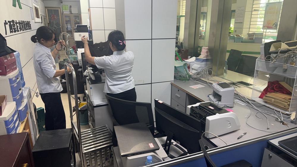 左江分理处、新民分理处(合署办公)开展搬迁工作(1) 左江分理处、新民分理处(合署办公)开展搬迁工作(1)