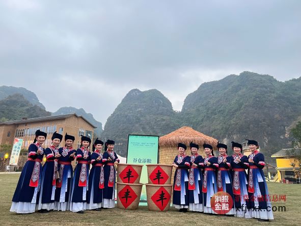 龙州农商行天琴队参加迎亲活动2111