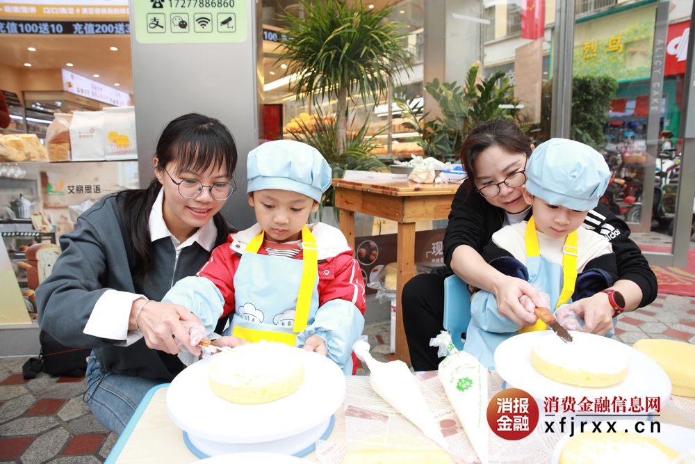 梁莹、莫杨秀